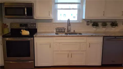 51 Keystone Dr, Warwick, RI 02889 photo 10