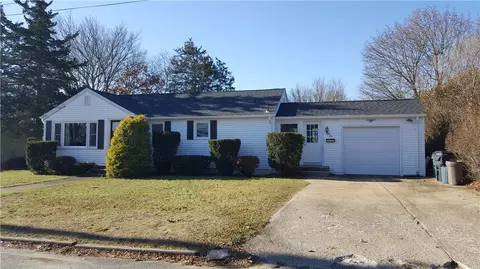 51 Keystone Dr, Warwick, RI 02889 photo 1