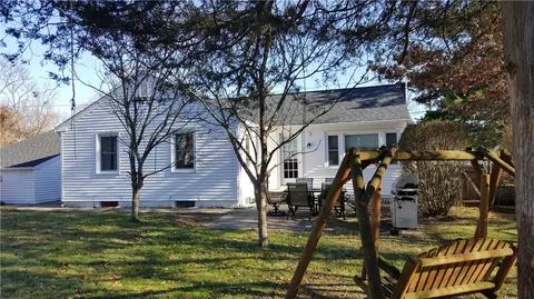 51 Keystone Dr, Warwick, RI 02889 photo 4