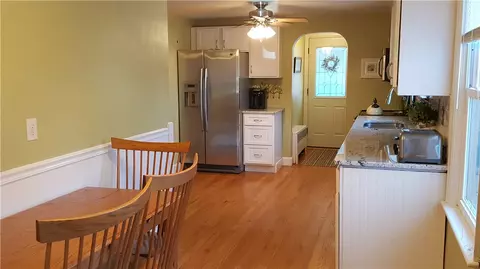51 Keystone Dr, Warwick, RI 02889 photo 9