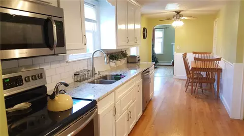51 Keystone Dr, Warwick, RI 02889 photo 7