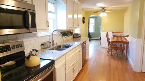 51 Keystone Dr, Warwick, RI 02889 photo 6