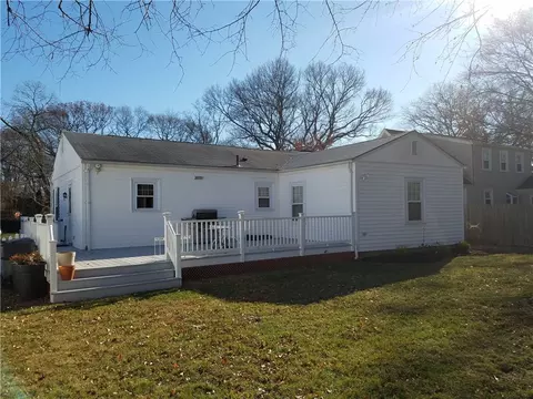 87 Freeman St, Warwick, RI 02886 photo 3