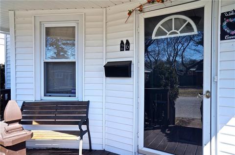 26 Monroe St, Warwick, RI 02888 photo 3