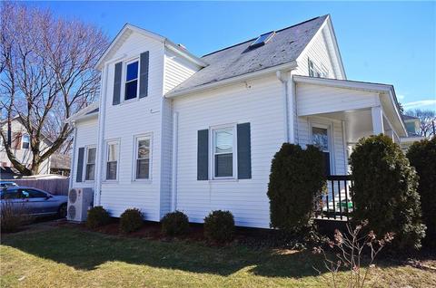 26 Monroe St, Warwick, RI 02888 photo 2