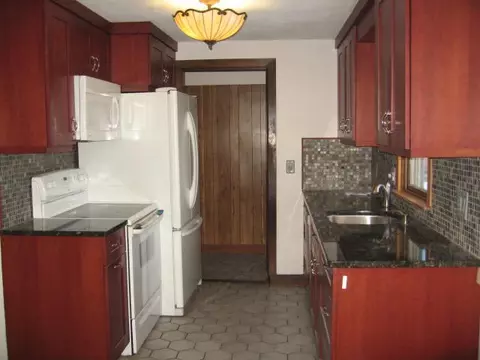 153 Covington Dr, Warwick, RI 02886 photo 5