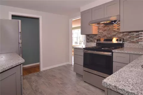 73 Appleton St, Cranston, RI 02910 photo 3