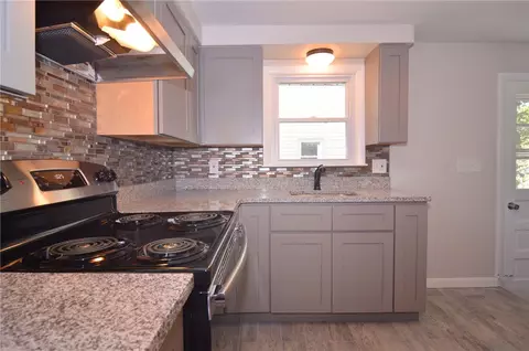 73 Appleton St, Cranston, RI 02910 photo 8