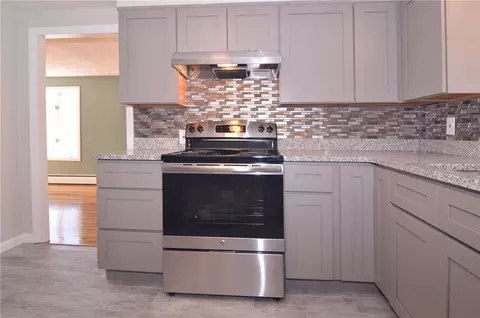 73 Appleton St, Cranston, RI 02910 photo 5