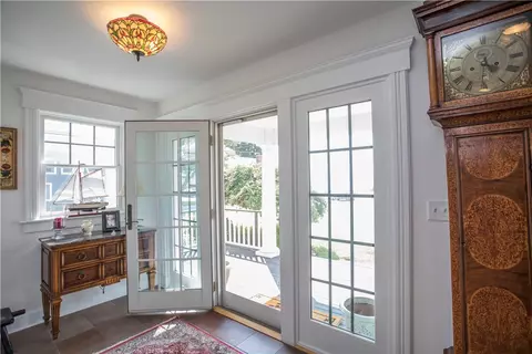 2 Bayview Ave, Warren, RI 02885 photo 9