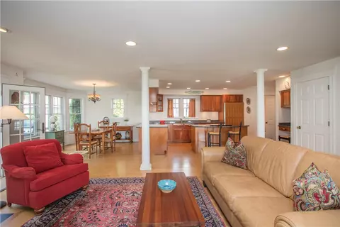 2 Bayview Ave, Warren, RI 02885 photo 11
