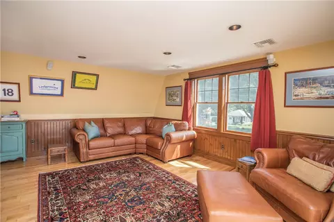 2 Bayview Ave, Warren, RI 02885 photo 22