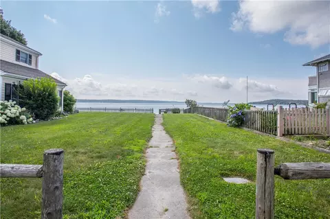 2 Bayview Ave, Warren, RI 02885 photo 4