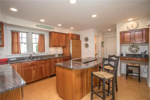 2 Bayview Ave, Warren, RI 02885 photo 16