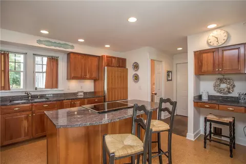 2 Bayview Ave, Warren, RI 02885 photo 17