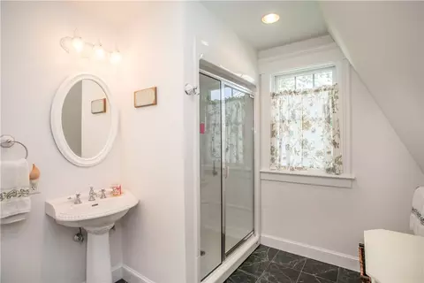 2 Bayview Ave, Warren, RI 02885 photo 24