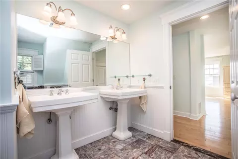 2 Bayview Ave, Warren, RI 02885 photo 32