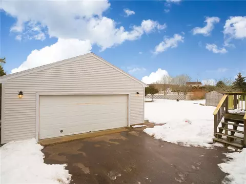 51 Beatrice St, Westerly, RI 02891 photo 9