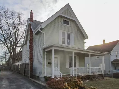 35 Third Ave, Woonsocket, RI 02895 photo 2