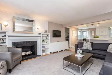 5 Ormand Dr, Barrington, RI 02806 photo 3