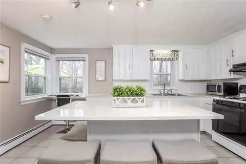 5 Ormand Dr, Barrington, RI 02806 photo 6