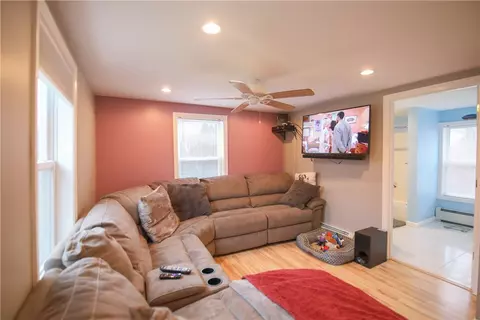 76 Knight St, Warwick, RI 02886 photo 11