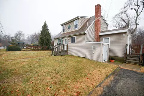 76 Knight St, Warwick, RI 02886 photo 2