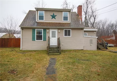 76 Knight St, Warwick, RI 02886 photo 1