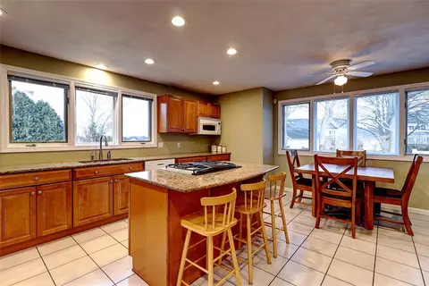 17 Jacobs Point Rd, Warren, RI 02885 photo 11