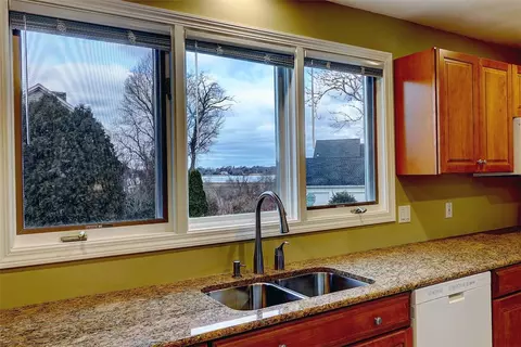 17 Jacobs Point Rd, Warren, RI 02885 photo 16
