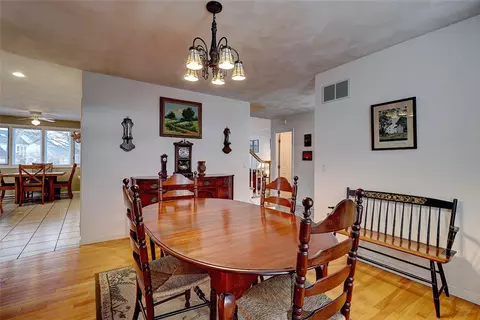 17 Jacobs Point Rd, Warren, RI 02885 photo 9