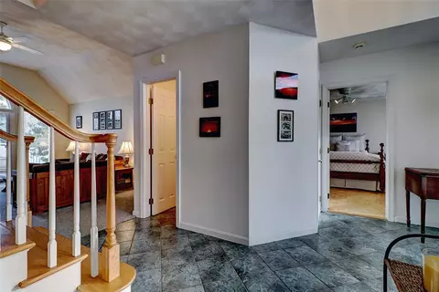 17 Jacobs Point Rd, Warren, RI 02885 photo 4