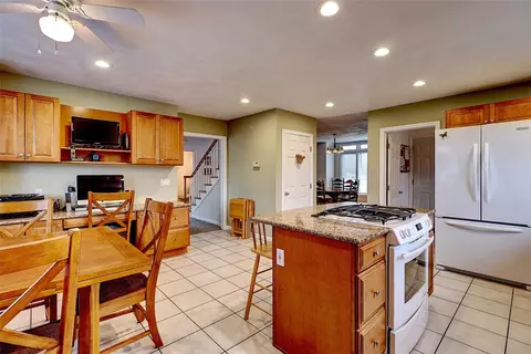 17 Jacobs Point Rd, Warren, RI 02885 photo 13