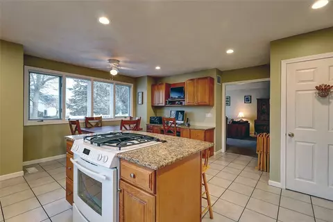 17 Jacobs Point Rd, Warren, RI 02885 photo 12