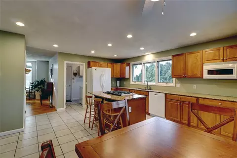 17 Jacobs Point Rd, Warren, RI 02885 photo 14