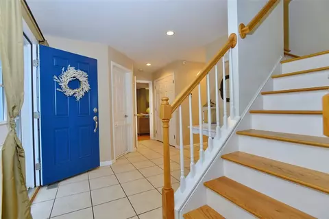 208 Gauthier Dr, Woonsocket, RI 02895 photo 1