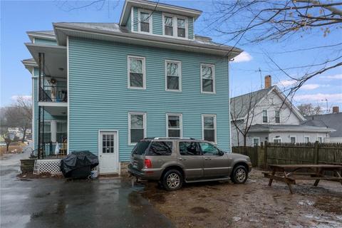 122 Alice Ave, Woonsocket, RI 02895 photo 3