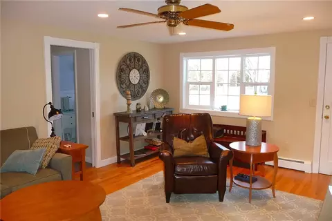 2 Whitehall Dr, Warwick, RI 02886 photo 5