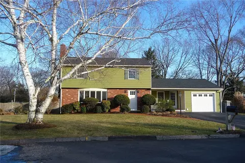 2 Whitehall Dr, Warwick, RI 02886 photo 1