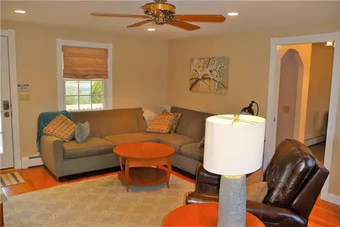 2 Whitehall Dr, Warwick, RI 02886 photo 4