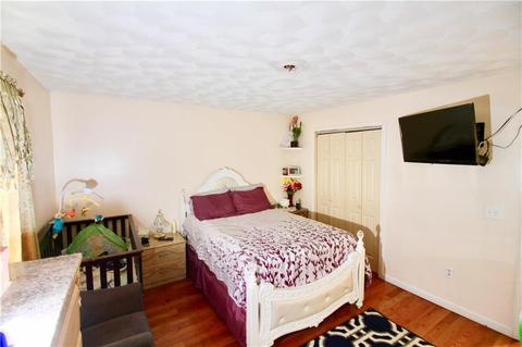 66 Hazel St, Woonsocket, RI 02895 photo 9