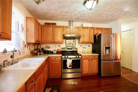 66 Hazel St, Woonsocket, RI 02895 photo 6