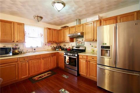 66 Hazel St, Woonsocket, RI 02895 photo 5