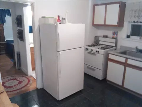 27 Rice St, Warwick, RI 02886 photo 4