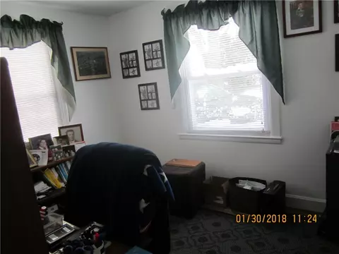 27 Rice St, Warwick, RI 02886 photo 9