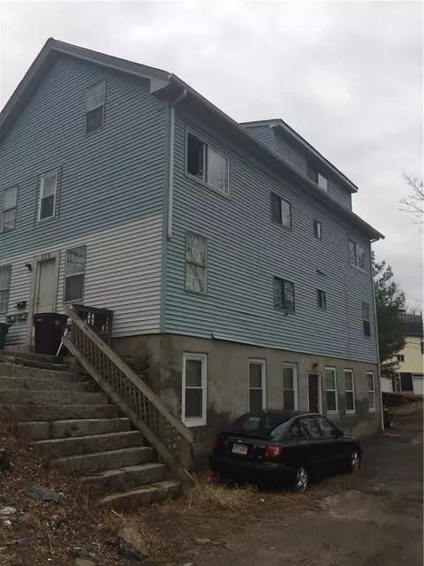 226 River St, Woonsocket, RI 02895 photo 2