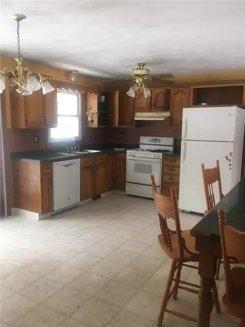 121 Killingly Rd, Foster, RI 02825 photo 16