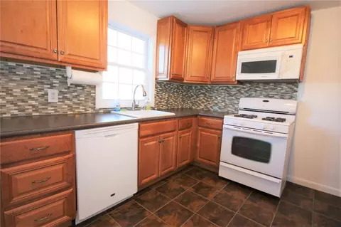 192 Marshall Rd, Woonsocket, RI 02895 photo 3