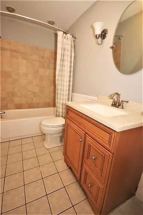 192 Marshall Rd, Woonsocket, RI 02895 photo 5