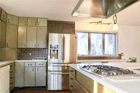 2399 Putnam Pike, Glocester, RI 02814 photo 11